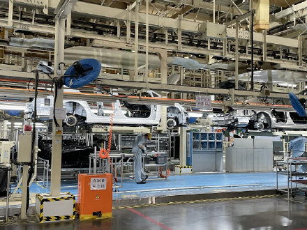 近千种零部件100 智能运输 一汽丰田智能工厂打造全流程智慧物流